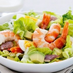 Салат Цезарь с креветками Салат Цезарь с креветками