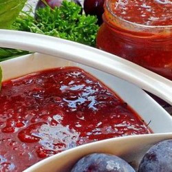 Аджика из слив Аджика из слив