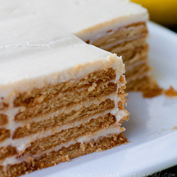 Торт из печенья и творога с выпечкой Торт из печенья и творога с выпечкой