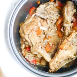 Тушеная курица в мультиварке Тушеная курица в мультиварке