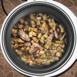 Гуляш в мультиварке Гуляш в мультиварке