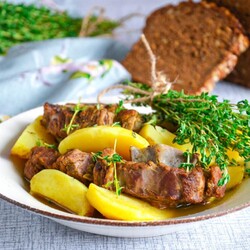 Баранина тушеная Баранина тушеная