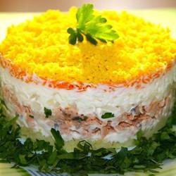 Салат с горбушей консервированной Салат с горбушей консервированной