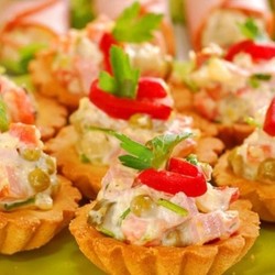 Тарталетки с крабовыми палочками Тарталетки с крабовыми палочками