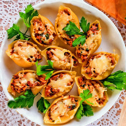 Ракушки фаршированные фаршем Ракушки фаршированные фаршем