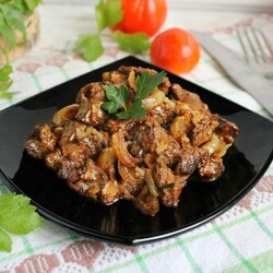 Куриная печень на сковороде Куриная печень на сковороде