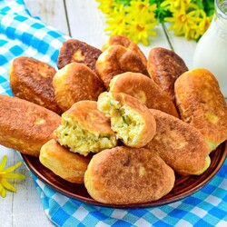 Жареные пирожки дрожжевые Жареные пирожки дрожжевые