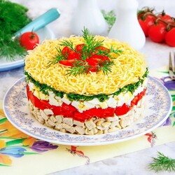 Салат с куриной грудкой и сыром Салат с куриной грудкой и сыром