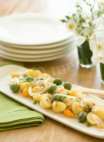Картофельный салат по-гречески с оливками Картофельный салат по-гречески с оливками