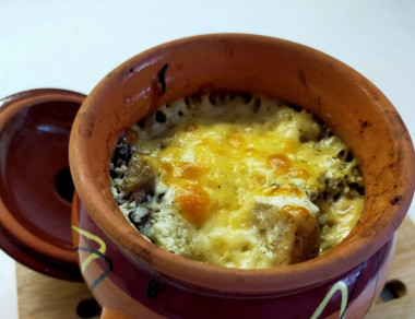 Жаркое в горшочках с мясом и картошкой Жаркое в горшочках с мясом и картошкой