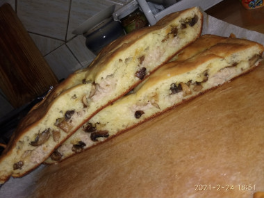 Это с грибами и фаршем. Это с грибами и фаршем.