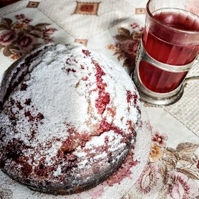 Кекс и вишнёвый компот Кекс и вишнёвый компот