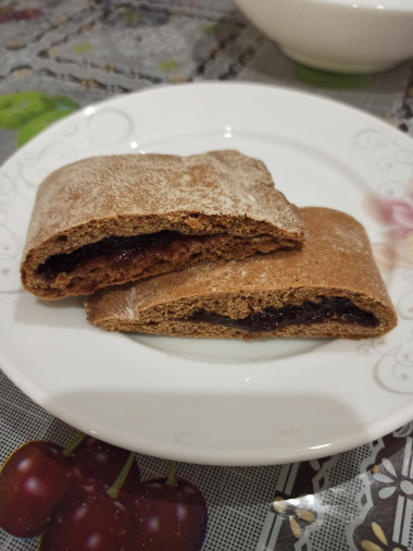 Вот и фото.Мука ,вот причина.У вас и правда не указан размер стакана.Так как после первого стакана муки я тесто даже венчиком не смогла мешать.Было очень густое. Вот и фото.Мука ,вот причина.У вас и правда не указан размер стакана.Так как после первого стакана муки я тесто даже венчиком не смогла мешать.Было очень густое.