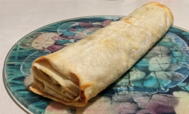 Сверху хрустящий, внутри мягкий. Сверху хрустящий, внутри мягкий.