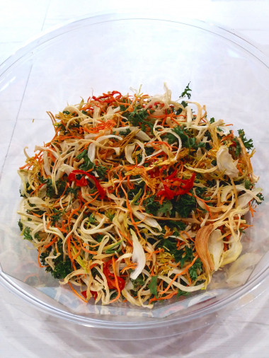 Сухие овощи должны быть рассыпчатыми и ломкими.При надобности их перед употреблением можно смолоть в порошок. Сухие овощи должны быть рассыпчатыми и ломкими.При надобности их перед употреблением можно смолоть в порошок.