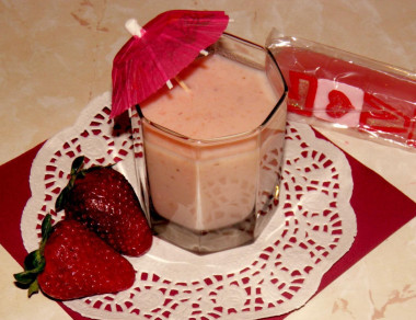 Молочный коктель клубничный Молочный коктель клубничный