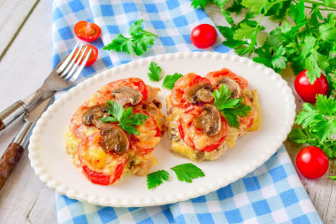 Мясо по французски с грибами и помидорами