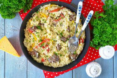 Куриная печень с рисом на сковороде - русское ризотто Куриная печень с рисом на сковороде - русское ризотто