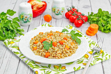 Перловка с морковью Перловка с морковью