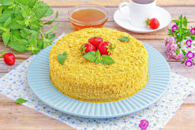 Классический медовый торт с воздушным медовым кремом Классический медовый торт с воздушным медовым кремом