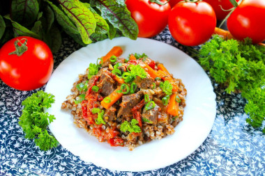 Тушеное говяжье сердце с овощами Тушеное говяжье сердце с овощами