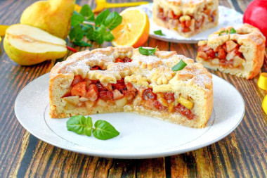 Песочный пирог с грушей и изюмом Песочный пирог с грушей и изюмом