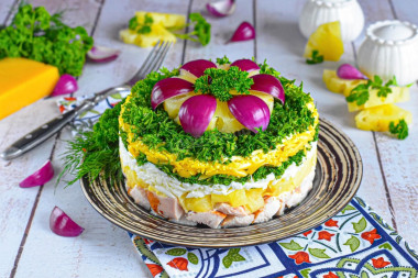 Салат с копченой грудкой ананасами и сыром Салат с копченой грудкой ананасами и сыром