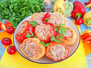 Перец фаршированный гречкой и мясом Перец фаршированный гречкой и мясом