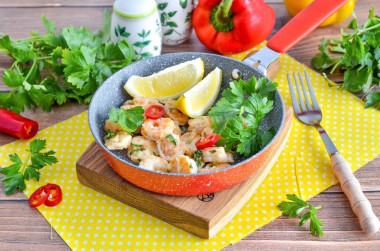 Креветки жареные с чесноком на сковороде Креветки жареные с чесноком на сковороде