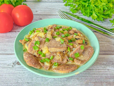 Говяжий язык в сливочном соусе с грибами Говяжий язык в сливочном соусе с грибами