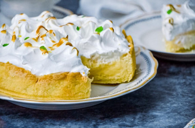 Лимонный тарт с меренгой французский пирог