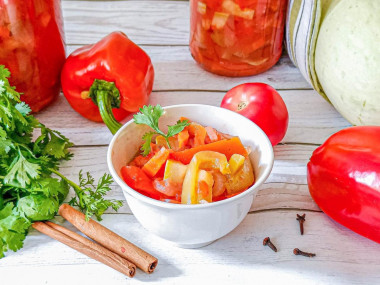 Сладковато-пряное лечо с мёдом морковью и кабачком Сладковато-пряное лечо с мёдом морковью и кабачком