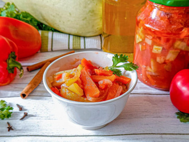 Сладковато-пряное лечо с мёдом морковью и кабачком Сладковато-пряное лечо с мёдом морковью и кабачком