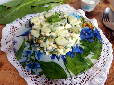 Салат огурцы щавель яйца зеленый лук сметана майонез