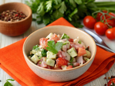 Салат Малибу с копченой курицей Салат Малибу с копченой курицей