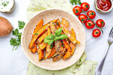 Сладкий батат запеченный в духовке с сыром Сладкий батат запеченный в духовке с сыром