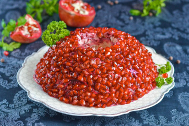 Салат Гранатовый браслет с курицей классический Салат Гранатовый браслет с курицей классический