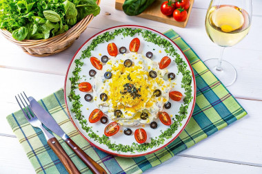 Салат с кальмарами курицей Салат с кальмарами курицей