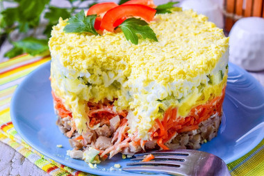 Салат с корейской морковью и копченой курицей Салат с корейской морковью и копченой курицей