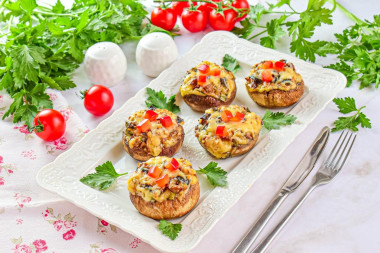 Грибы с орехами и сыром фаршированные Грибы с орехами и сыром фаршированные