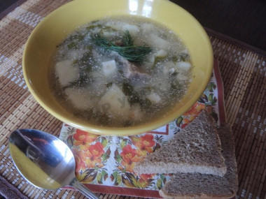 Зеленый суп щавелевый на свинине с яйцами