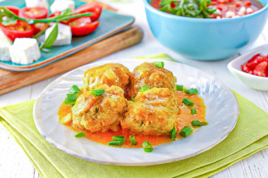 Фрикадельки с подливкой на сковороде Фрикадельки с подливкой на сковороде