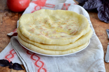 Хачапури с начинкой из рассольного сыра без зелени