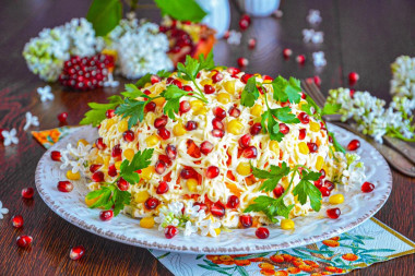 Салат с гранатом и курицей и орехами Салат с гранатом и курицей и орехами