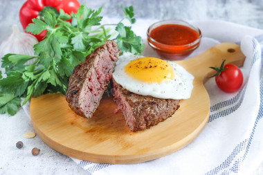 Бифштекс рубленный из говядины Бифштекс рубленный из говядины