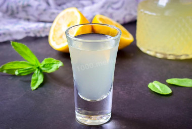 Лимонная водка домашняя