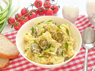 Картофельный салат по-американски с маринованными огурцами Картофельный салат по-американски с маринованными огурцами