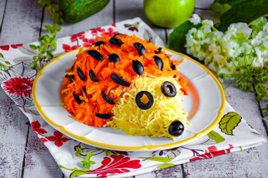 Салат Ёжик с корейской морковкой Салат Ёжик с корейской морковкой