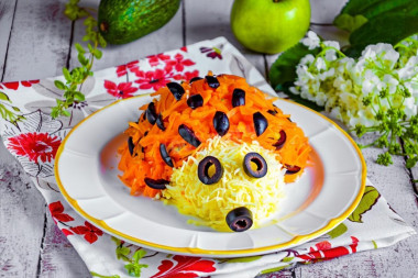 Салат Ёжик с корейской морковкой Салат Ёжик с корейской морковкой