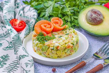 Салат с авокадо семгой и креветками Салат с авокадо семгой и креветками